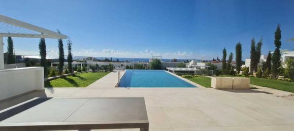 5 bedrooms Villa in Pegeia, Cyprus No. 20405 2