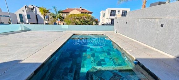 Villa de 4 dormitorios en Adeje, Spain No. 119071 2