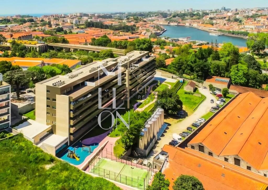 4 bedrooms Apartment in Vila Nova de Gaia, Portugal No. 315611