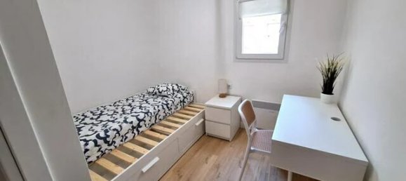 3 bedrooms Property in Piraeus, Greece No. 2287 12