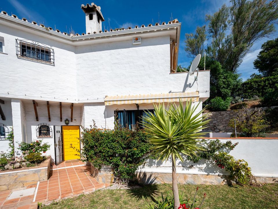 3 bedrooms Townhouse in Mijas, Spain No. 209744
