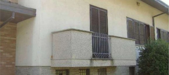 12 rooms Apartment in Gallarate, Italy No. 263485 5