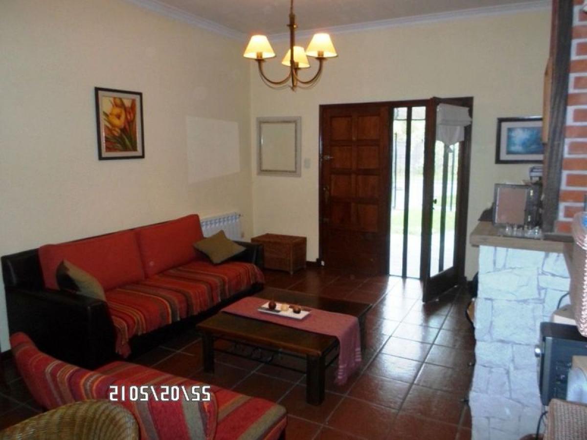 4 bedrooms House in Mar del Plata, Argentina No. 81730