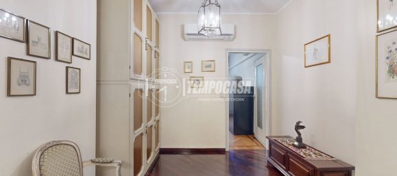 4 bedrooms Apartment in Turin, Italy No. 61430 25