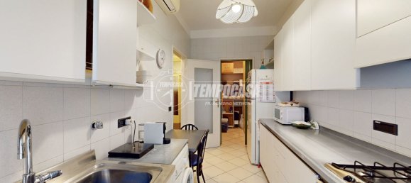 4 bedrooms Apartment in Turin, Italy No. 61430 9