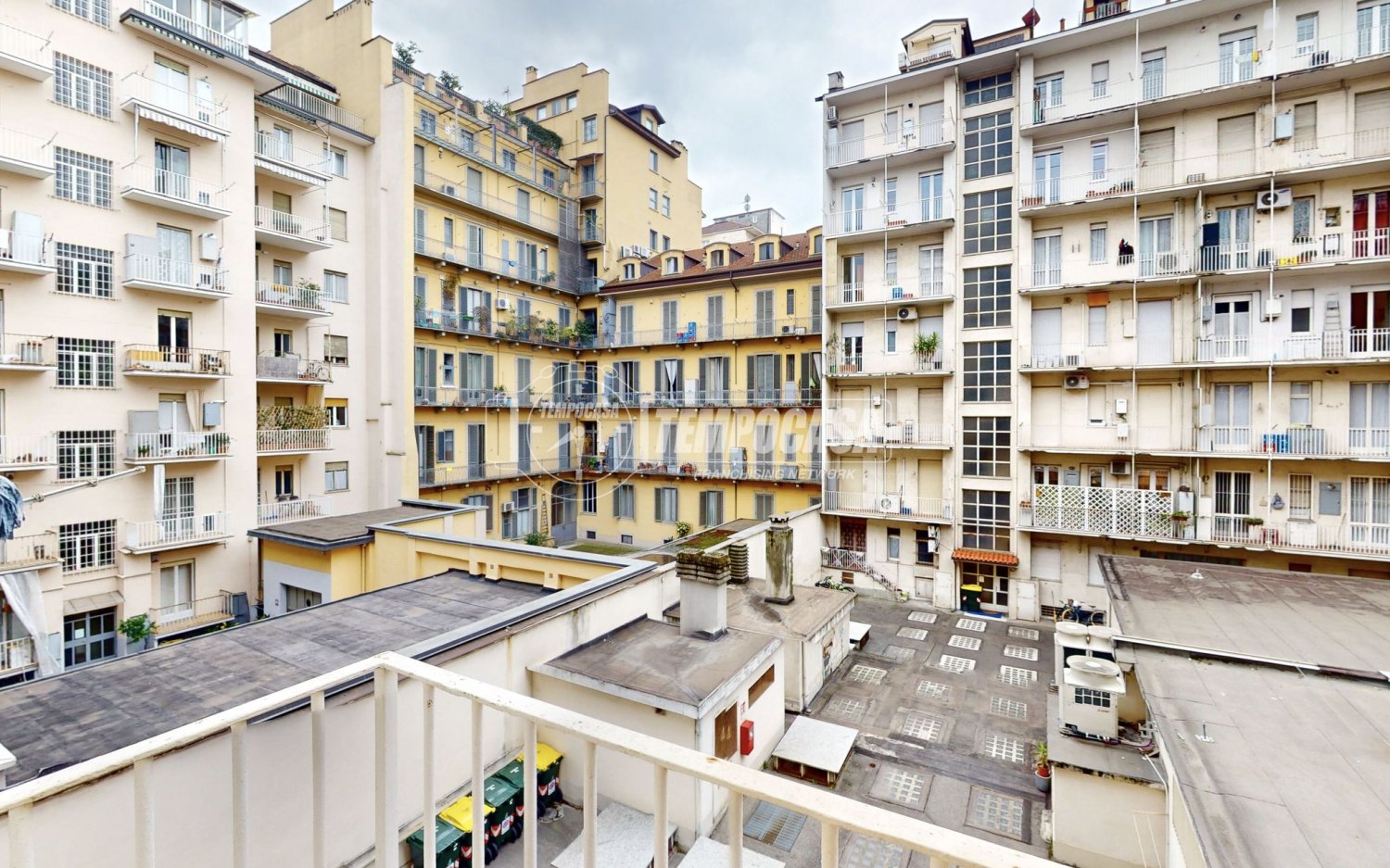 4 bedrooms Apartment in Turin, Italy No. 61430