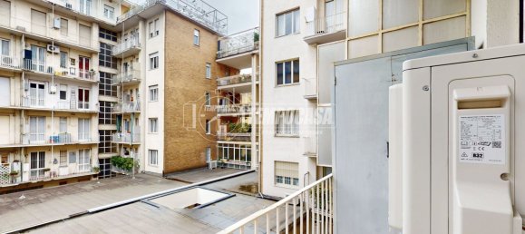 4 bedrooms Apartment in Turin, Italy No. 61430 28