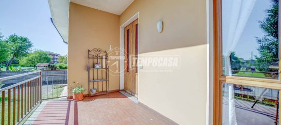 3 bedrooms Villa in Castano Primo, Italy No. 300983 24
