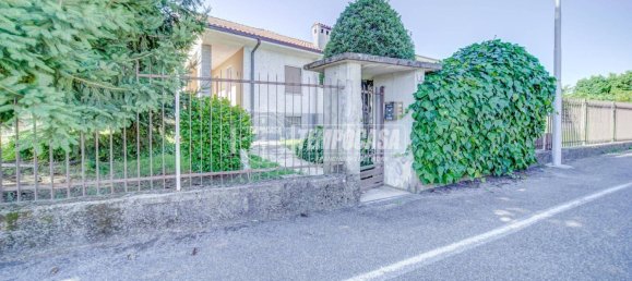 3 bedrooms Villa in Castano Primo, Italy No. 300983 27