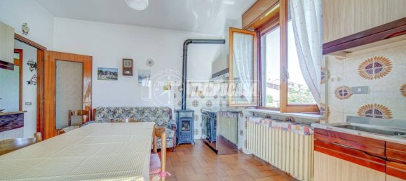 3 bedrooms Villa in Castano Primo, Italy No. 300983 10