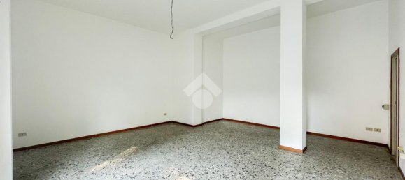 1-Zimmer Gewerbliche Immobilie in Brescia, Italy, Nr. 353968 2