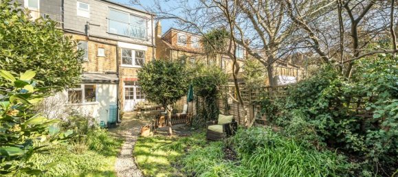 4 bedrooms Commercial property in London, United Kingdom No. 12744 4