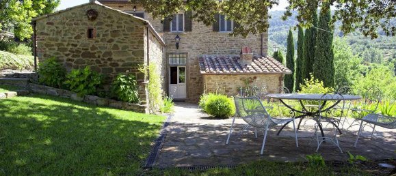5 bedrooms Villa in Cortona, Italy No. 578 6