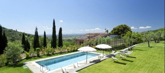5 bedrooms Villa in Cortona, Italy No. 578 3