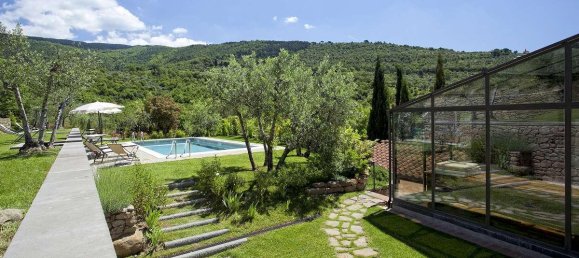 5 bedrooms Villa in Cortona, Italy No. 578 4
