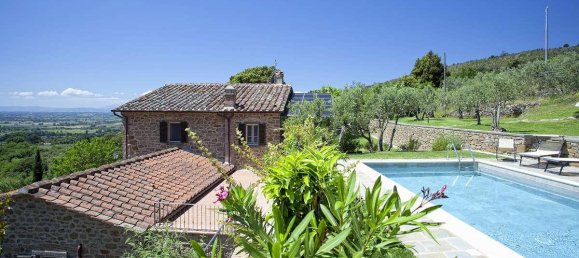5 bedrooms Villa in Cortona, Italy No. 578 5