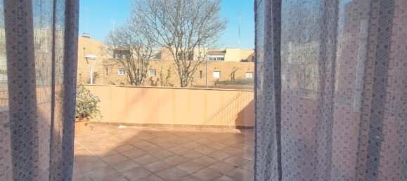 Adosado de 4 dormitorios en Manises, Spain No. 28443 2