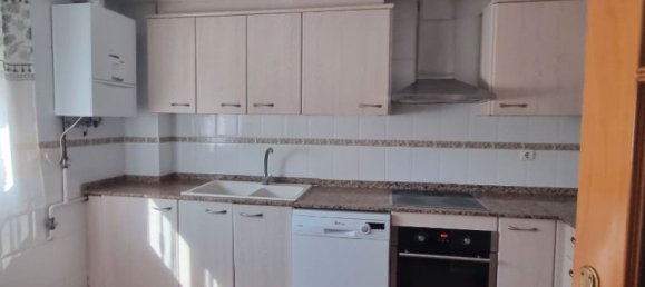 Adosado de 4 dormitorios en Manises, Spain No. 28443 11