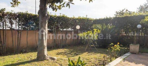 4 bedrooms Villa in Rome, Italy No. 118743 3