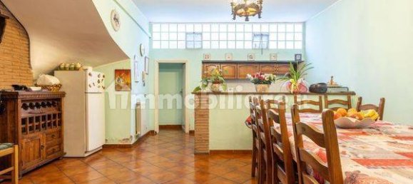 4 bedrooms Villa in Rome, Italy No. 118743 9