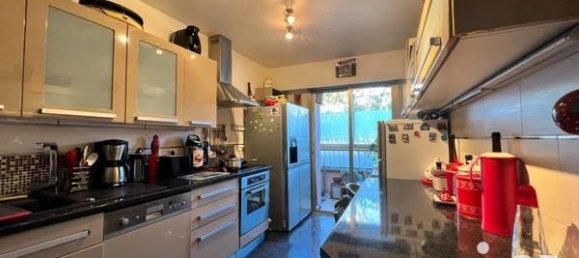 2 Schlafzimmer Wohnung in Grasse, France, Nr. 318600 3