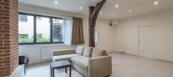 145m² Office in La Courneuve, France No. 354674 2