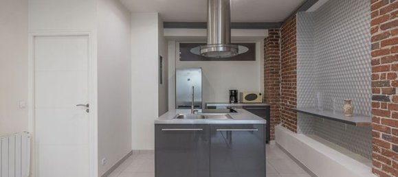 145m² Office in La Courneuve, France No. 354674 8