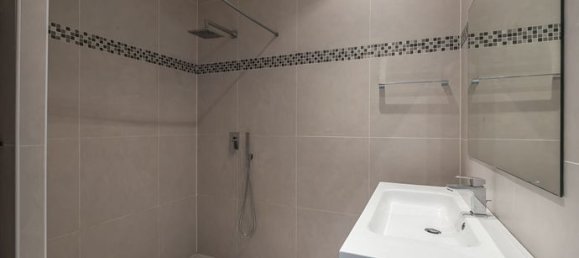 145m² Office in La Courneuve, France No. 354674 9