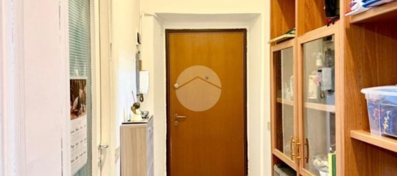 4 bedrooms Apartment in Genoa, Italy No. 339982 3