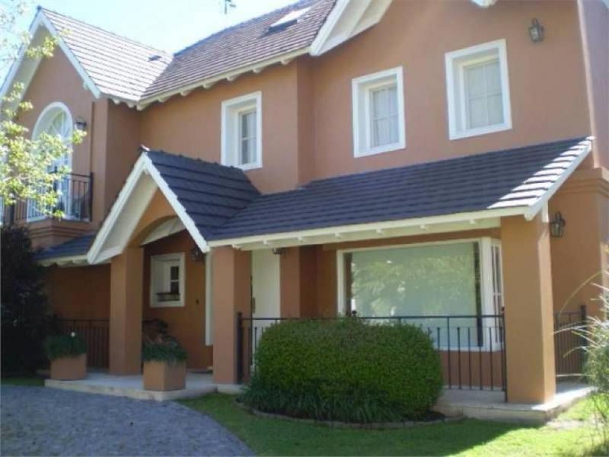 Casa de 3 dormitorios en Pilar, Argentina No. 60946