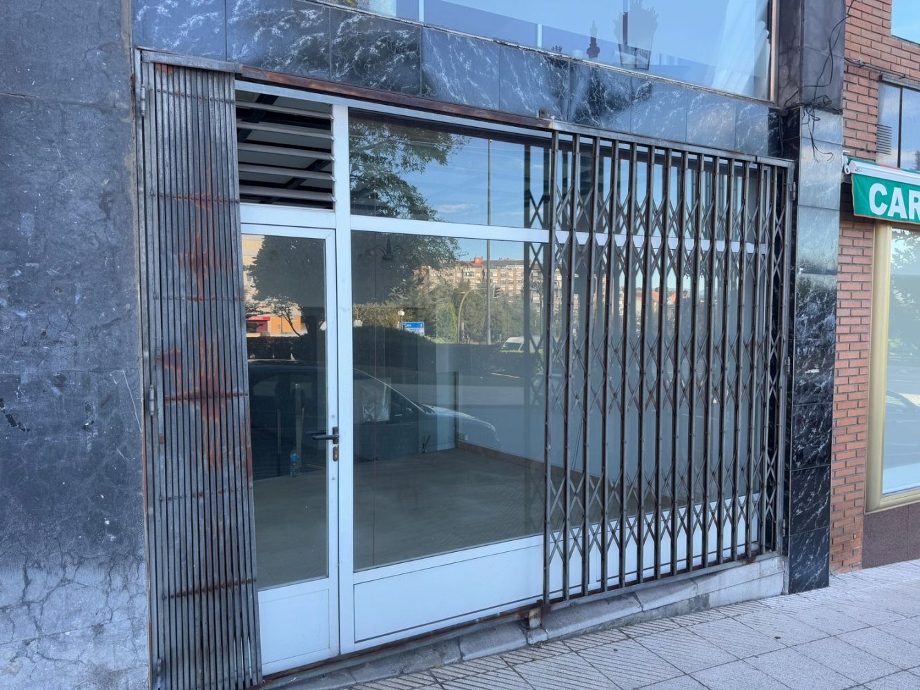 150m² Commercial property in Oviedo, Spain No. 205953