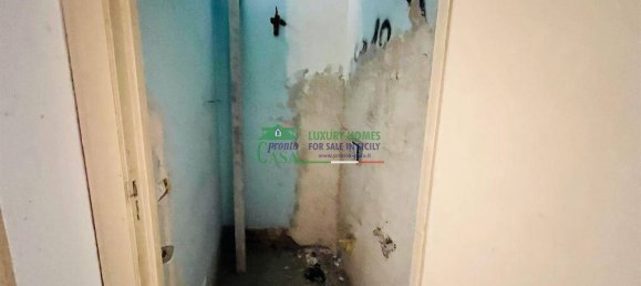 2 bedrooms House in Comiso, Italy No. 289520 6