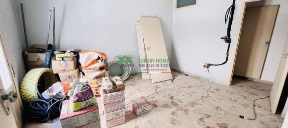 2 bedrooms House in Comiso, Italy No. 289520 2