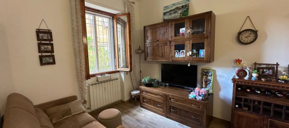 3 rooms Apartment in Florence, Italy No. 45458 3