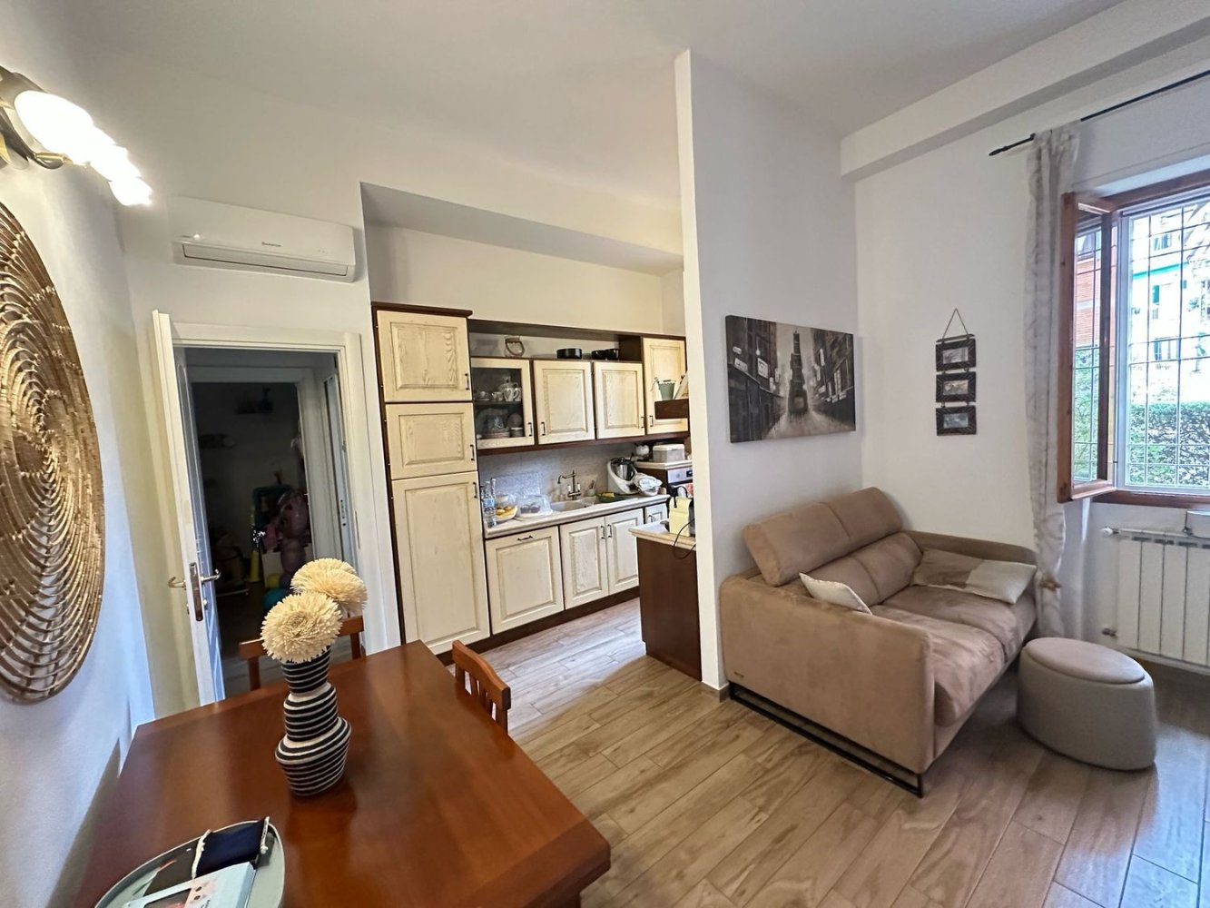 3 rooms Apartment in Florence, Italy No. 45458