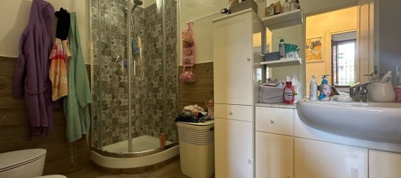 3 rooms Apartment in Florence, Italy No. 45458 24