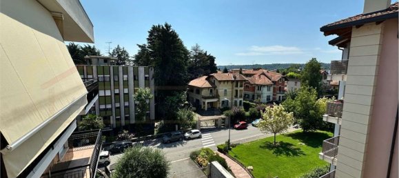 5 bedrooms Apartment in Arona, Italy No. 381193 5