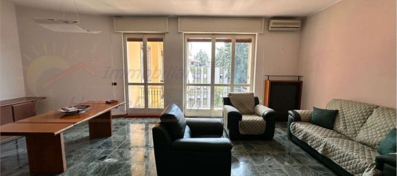 5 bedrooms Apartment in Arona, Italy No. 381193 3