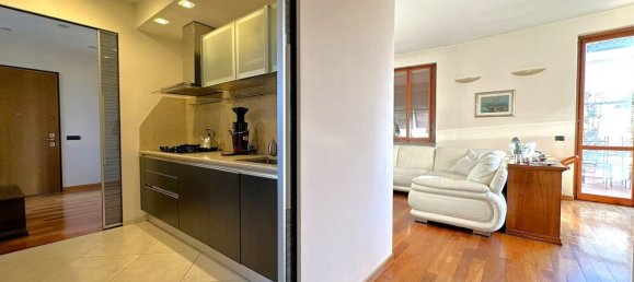 3 bedrooms Penthouse in Pavia, Italy No. 351423 10