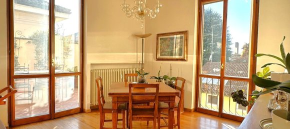 3 bedrooms Penthouse in Pavia, Italy No. 351423 2