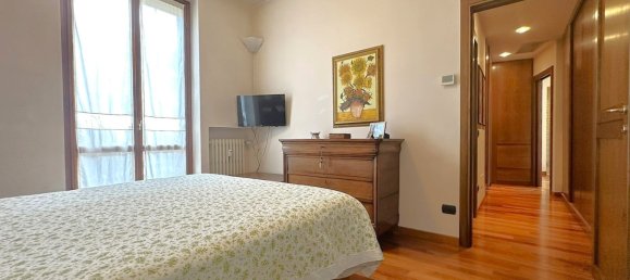 3 bedrooms Penthouse in Pavia, Italy No. 351423 16