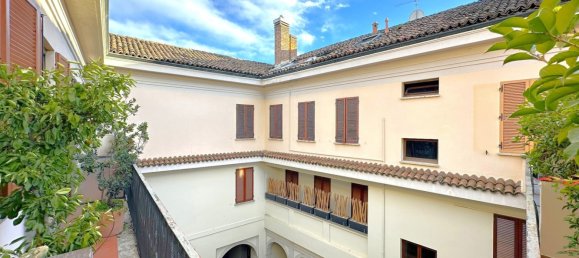 3 bedrooms Penthouse in Pavia, Italy No. 351423 5