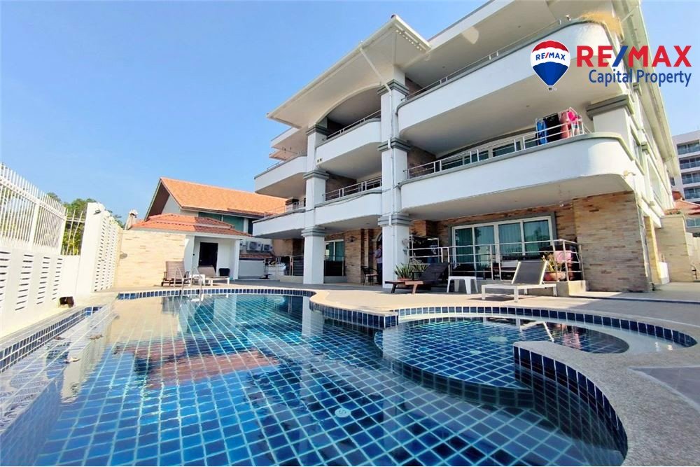 3 bedrooms Condo in Pattaya, Thailand No. 12281