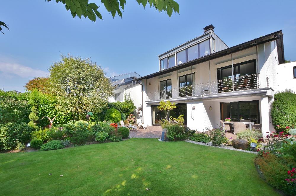 Таунхаус с 6 комнатами в Меттман, Германия № 169359