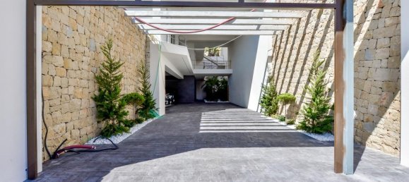 8 Schlafzimmer Villa in Golf Bahia, Spain, Nr. 9559 24