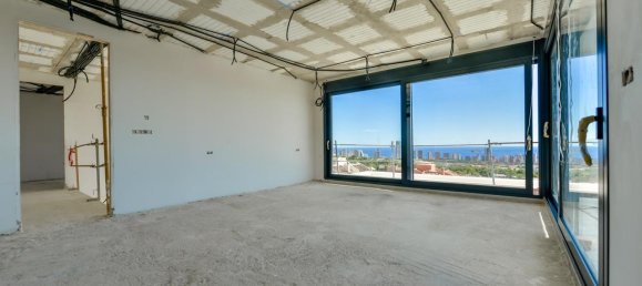 8 Schlafzimmer Villa in Golf Bahia, Spain, Nr. 9559 16