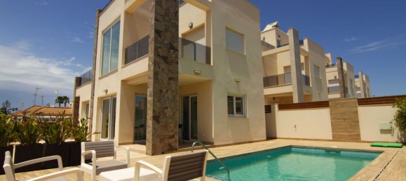 3 bedrooms House in Torrevieja, Spain No. 12110 2