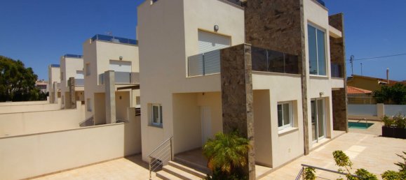 3 bedrooms House in Torrevieja, Spain No. 12110 5