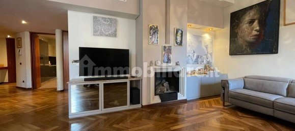 Apartamento de 3 dormitorios en Taranto, Italy No. 91246 3