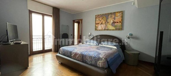 Apartamento de 3 dormitorios en Taranto, Italy No. 91246 8